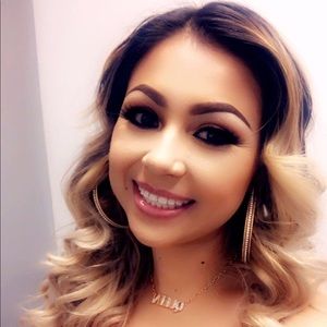 Meet your Posher, Claudia